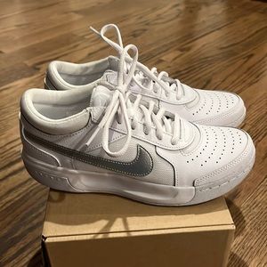 NikeCourt Women's Zoom Lite 3 Hard Court Tennis Shoes